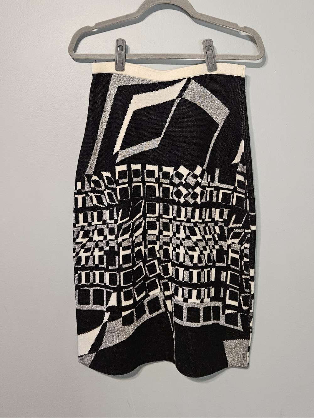 Vintage Black & White Geometric Knit Pencil Skirt